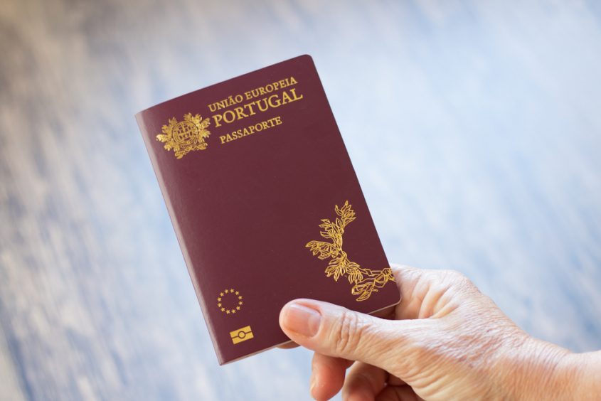 מדריך להוצאת דרכון פורטוגלי. תמונה ממאגר Shutterstock