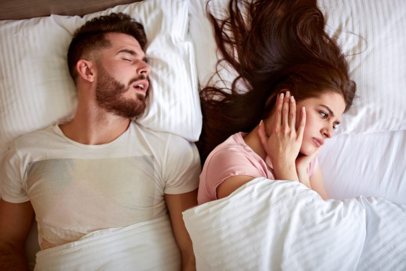 איך נפטרים מבעיות נחירה בשינה? תמונה ממאגר Shutterstock