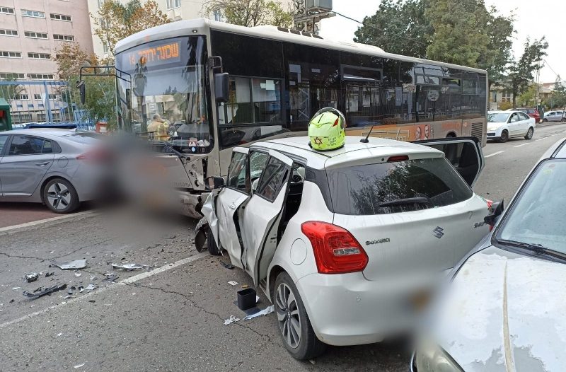 תאונת אוטובוס ורכב פרטי ברחוב משה דיין בכפר סבא, תיעוד מבצעי מדא