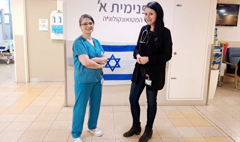 ד"ר אסנת ירחובסקי דולברג (מימין) ולובנה מחמוד.צילום: מרכז רפואי מאיר