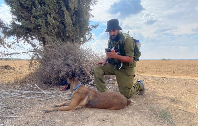 המורה יואל גיבסון במילואים, צילום פרטי