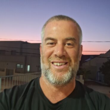 אמיר לרנר, מנהל בית הספר מפתן השחר (צילום: עיריית כפר סבא)